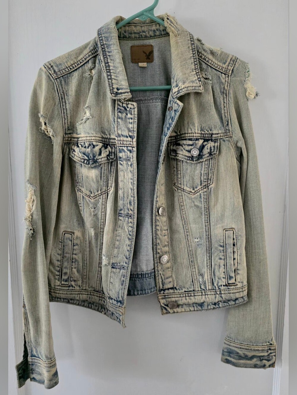 American Eagle Distressed Light Wash Denim Jacket Women's Small